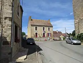 The town hall of Épineu-le-Chevreuil