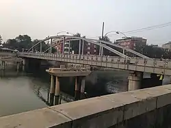 Dahong Bridge on the eastern side of the subdistrict, 2014