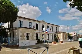 The town hall in Muron