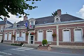 The town hall in Beaulieu-les-Fontaines