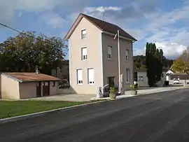 The town hall in Séchin