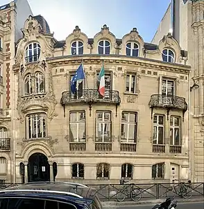 The Istituto Statale Italiano Leonardo Da Vinci head office and secondary school (Lycée Italien) at 12 rue Sedillot (1899)