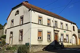 The town hall in Mélecey