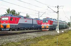 3ES10 (officially 2ES10 with 2ES10S B–unit) and 4ES5K electric locomotives have pantographs only on A units