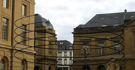 5 Open Ellipses. Urban painting of Felice Varini, in Metz, 2009