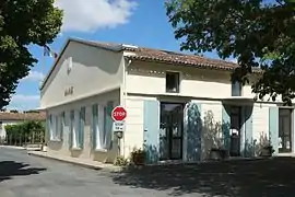 The town hall in Saint-Pierre-d'Amilly