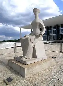 A Justiça (The Justice), in front of the Supreme Federal Court building.