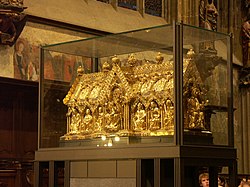 Marienschrein (1238), among the Aachen reliquaries.