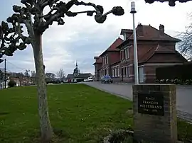 The town hall and school of Acheux-en-Vimeu