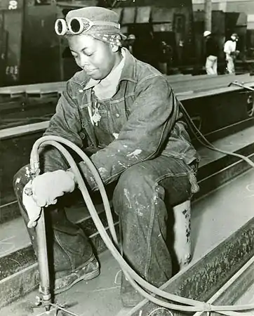 African American worker Richmond Shipyards (April 1943)