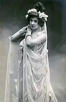 Amélie Diéterle by Nadar, in 1901.