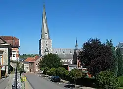 Kerk Saint-Paul en de romaanse toren