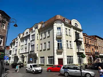 Facades view from street crossing