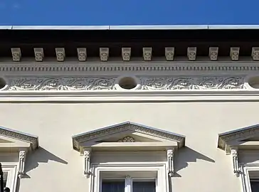 Detail of the frieze and table corbel