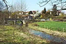 The bridge over the River Seine in Brémur-et-Vaurois