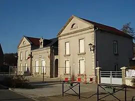 The town hall in Briantes