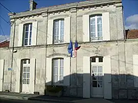 The town hall in Brie-sous-Mortagne