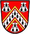 couple closes (or couple closed)—Gules; a chevron ermine, couple closed [between two couple closes] or, between three escallops of the second [ermine]—Browne, England