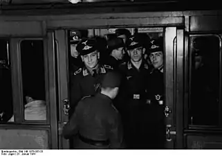 Luftwaffe officers on the Metro (Bundesarchiv)