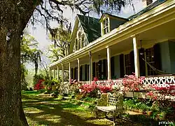 One of several former plantation houses near St. Francisville