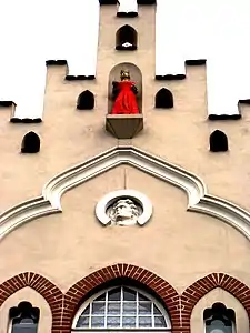 Medallion on the frontage at 2 Królowej Jadwigi Street in Bydgoszcz