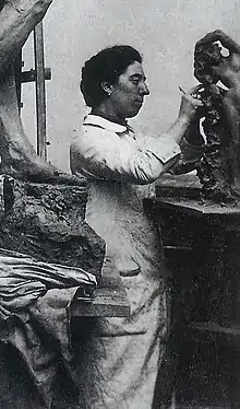 Jessie Lipscomb (right) and Camille Claudel in their Paris studio