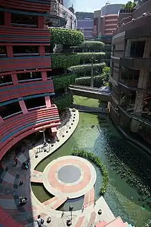 Canal City's pool and hedge balconies