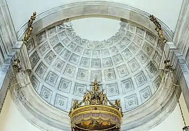 The ceiling of the vault of the choir.