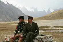 Chinese and Pakistani soldiers at Khunjerab Pass