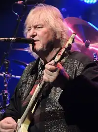 Chris Squire Beacon Theatre 2013-04-09.jpg