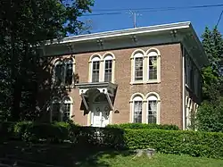 Conrad and Catherine Bloch House