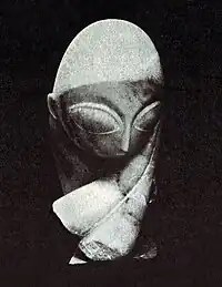 Constantin Brâncuși, Portrait of Mademoiselle Pogany, 1912, white marble; limestone block, Philadelphia Museum of Art. Exhibited at the 1913 Armory Show