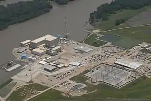 The reactor complex on June 20, 2011 during the 2011 Missouri River Floods