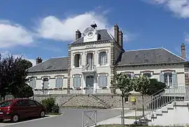 The town hall in Courlon-sur-Yonne