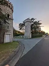 Eastern entrance to East Campus, from Hillside Blvd