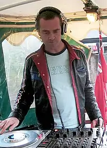 Nick Warren in 2004