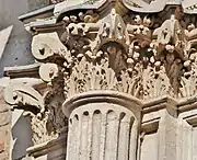 Corinthian capital at the Dalbade church.