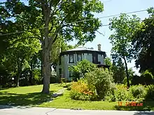 Deacon West Octagon House