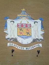 Coat of arms seen on the city hall