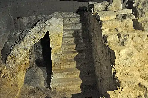 Steps to the wharf of the Roman port, now 50 m from the river.(Parvis Notre-Dame – Place Jean-Paul-II)