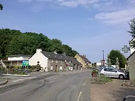 The road into Dirinon, from the south-west