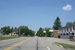 Looking west in downtown Dunbar on US8