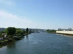 Duwamish Waterway at South Park (2007). South Park is on the left. View from South Park Bridge.