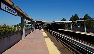 The platforms at El Cerrito Plaza station, 2017