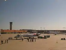 Chicago-bound ExpressJet sitting on the ramp (2009)