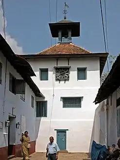 Clock tower of the Paradesi Synagoge (2015)