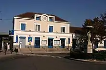 Gare de Montgeron-Crosne main building