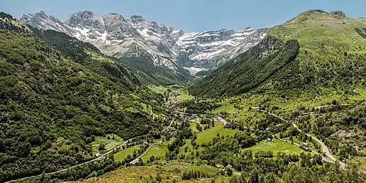 The commune of Gavarnie, and Cirque de Gavarnie