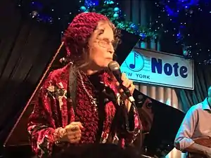 Gayle_Moran,_Blue_Note_Jazz_Club,_New_York_City,_10_December_2016.jpg