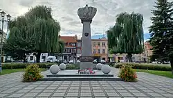 Rynek (Market Square) with monument to the heroes of the struggle for independent Poland